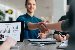 Zwykły Chłopak Chciał Oddać elektrośmiecie w Krakowie. Przypadkowo Odkrył 1 Dziwny Sposób, Przez Który Sprzedawcy Go Nienawidzą.